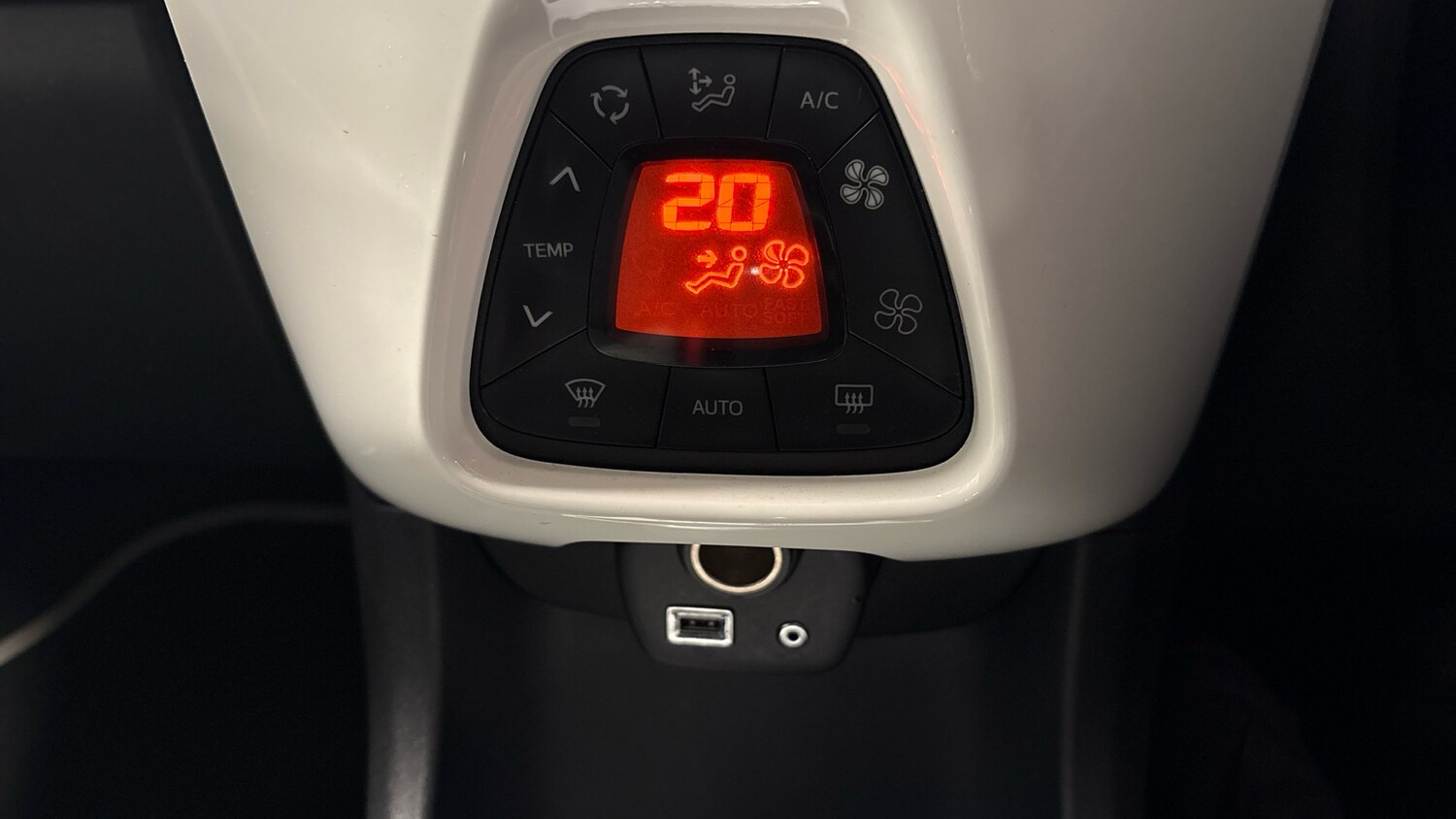 Used Toyota AYGO 2019 for sale - 78038534: Photo 39