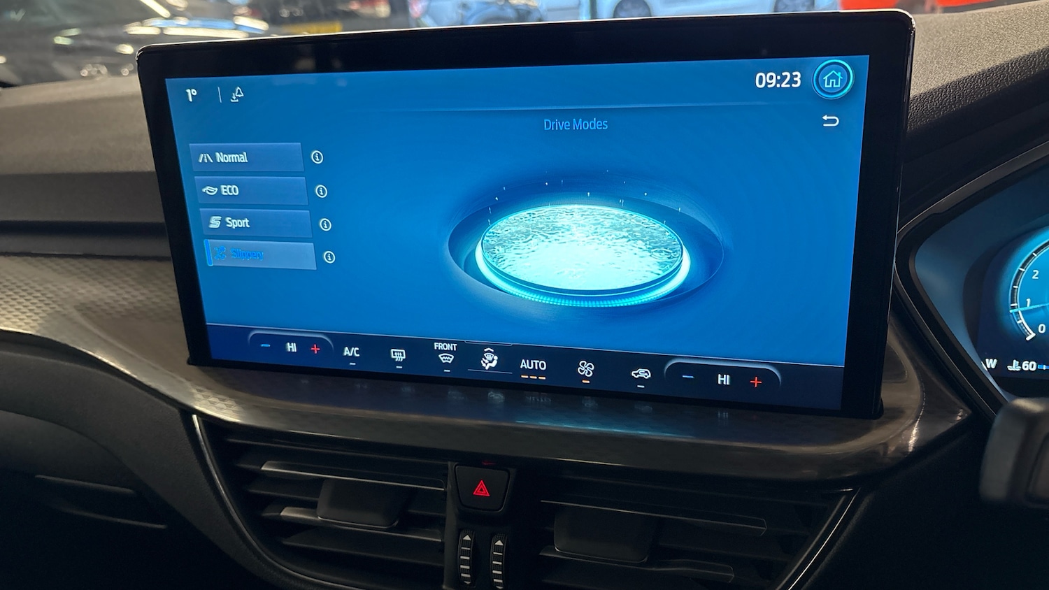 Used Ford Kuga 2025 for sale - 77085432: Photo 44