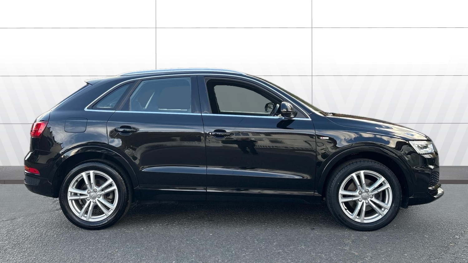 Used Audi Q3 2018 for sale - 76352419: Photo 5