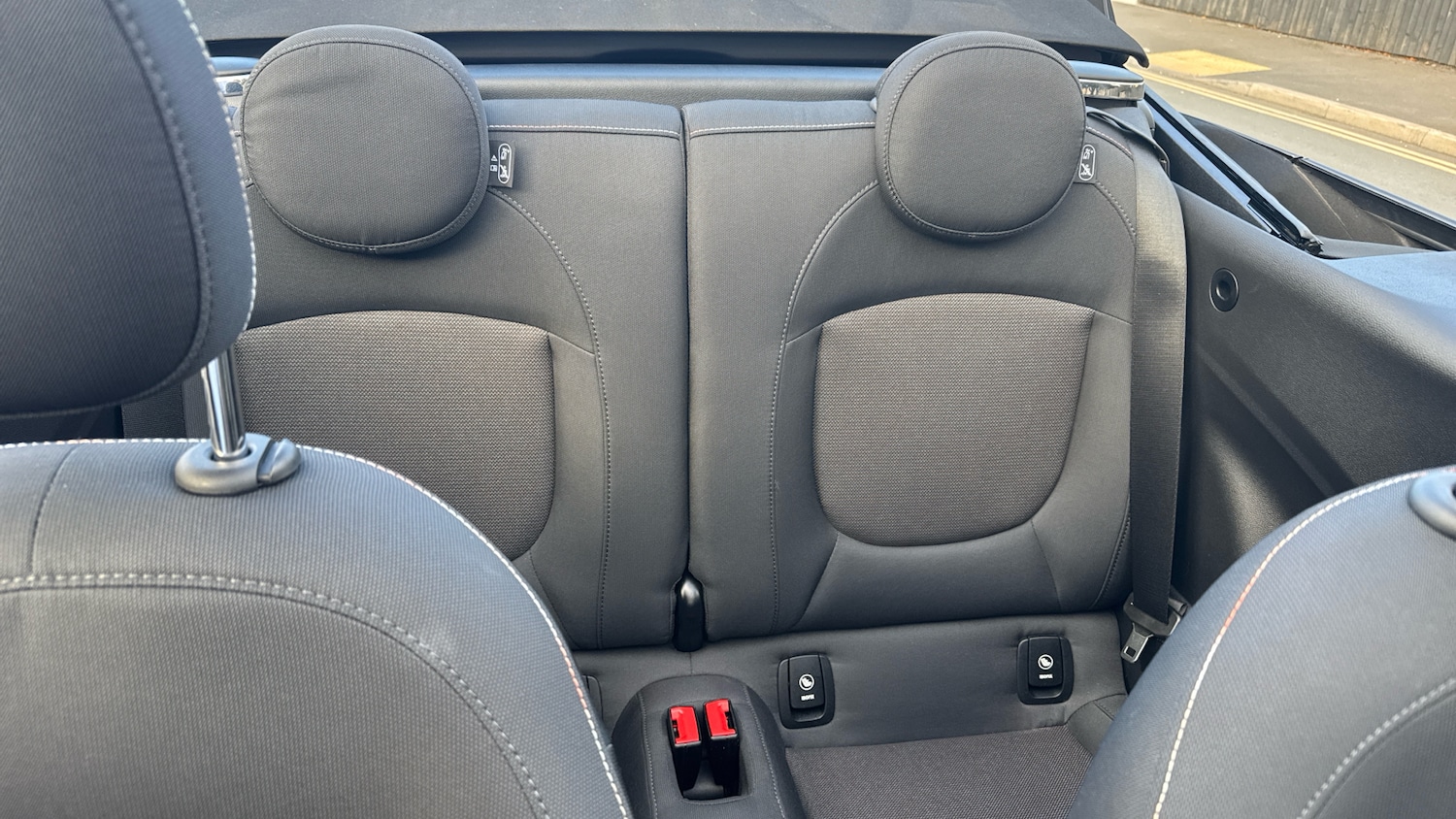 Used MINI Convertible 2019 for sale - 76784802: Photo 15