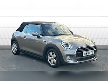 Used MINI Convertible 2019 for sale - 76784802: Photo