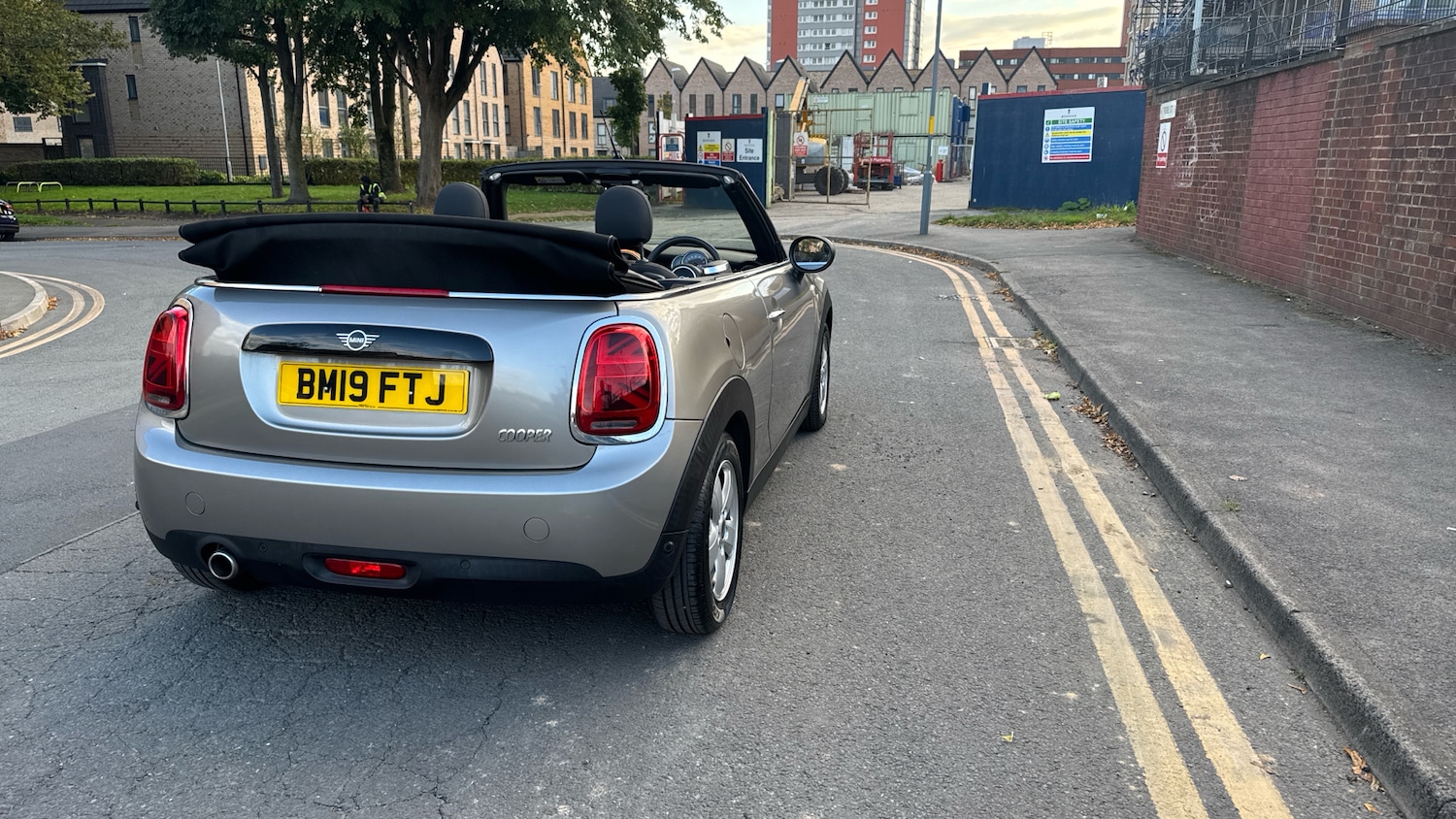 Used MINI Convertible 2019 for sale - 76784802: Photo 25