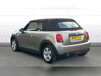 Used MINI Convertible 2019 for sale - 76784802: Photo