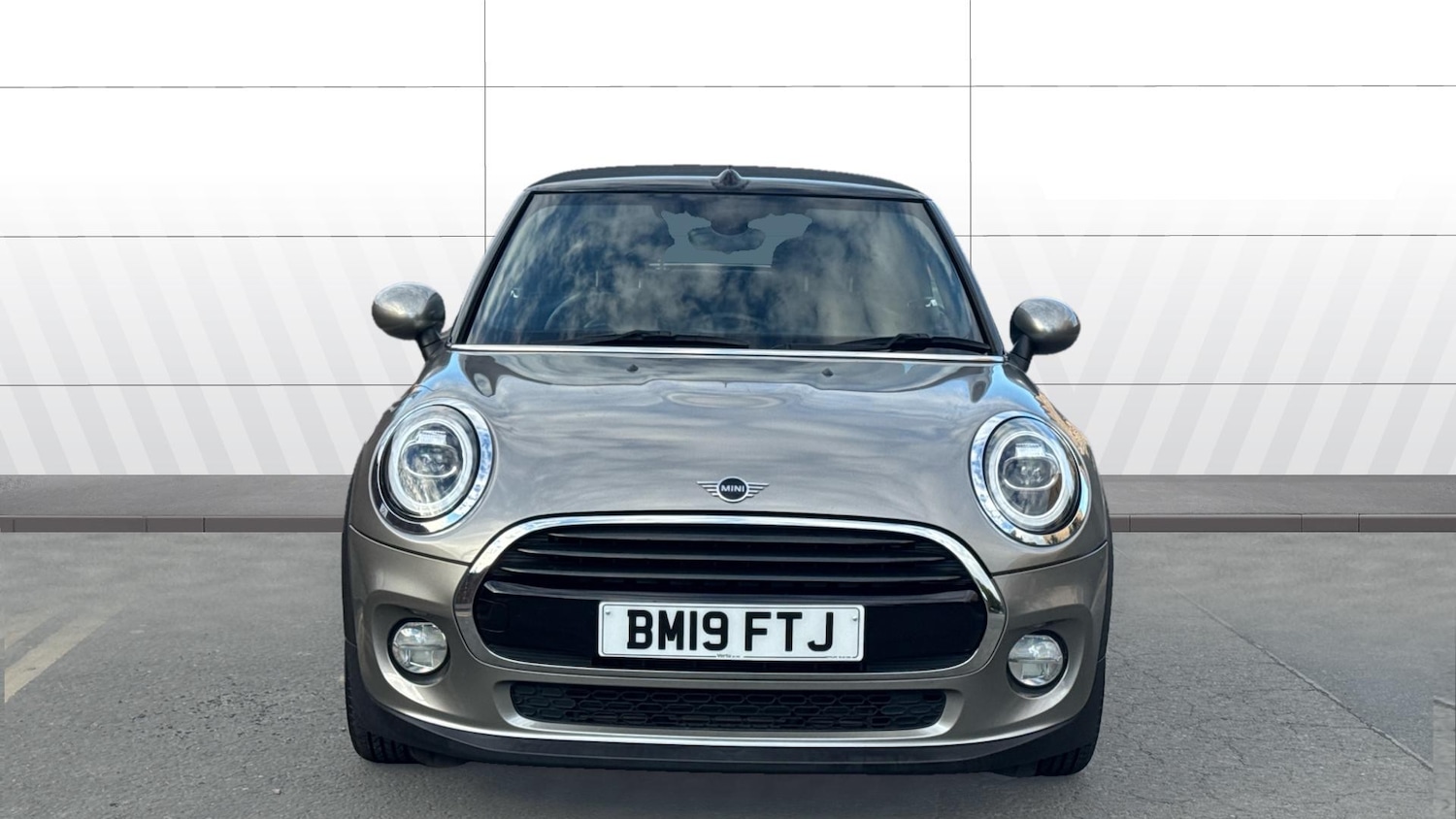 Used MINI Convertible 2019 for sale - 76784802: Photo 3