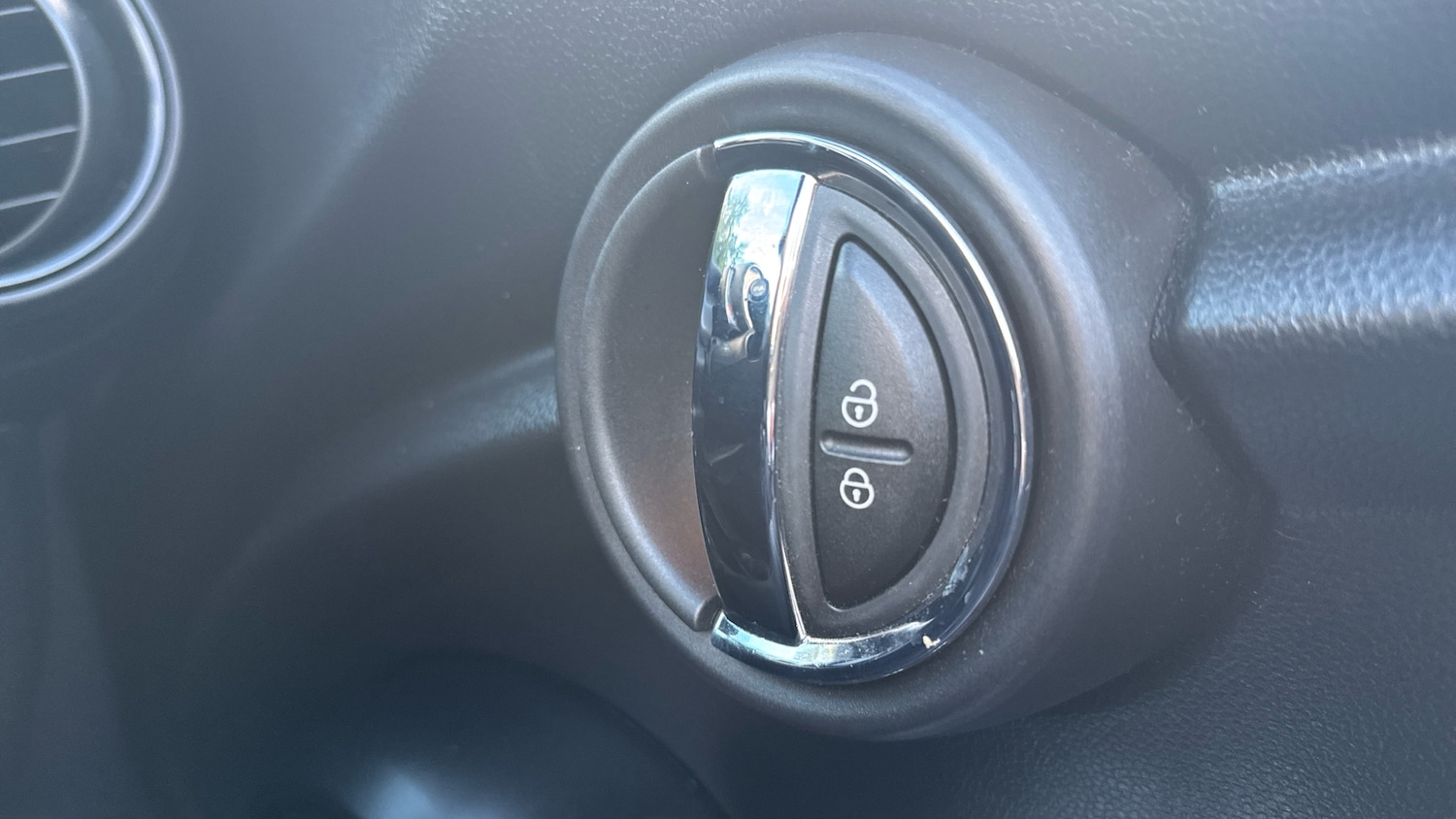 Used MINI Convertible 2019 for sale - 76784802: Photo 34