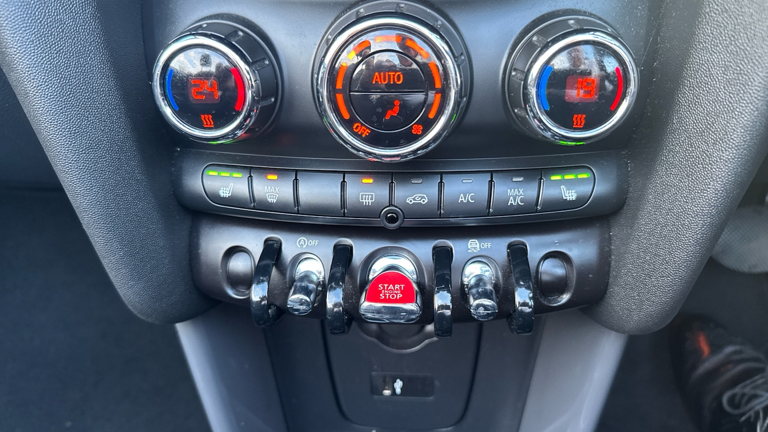 Used MINI Convertible 2019 for sale - 76784802: Photo 36