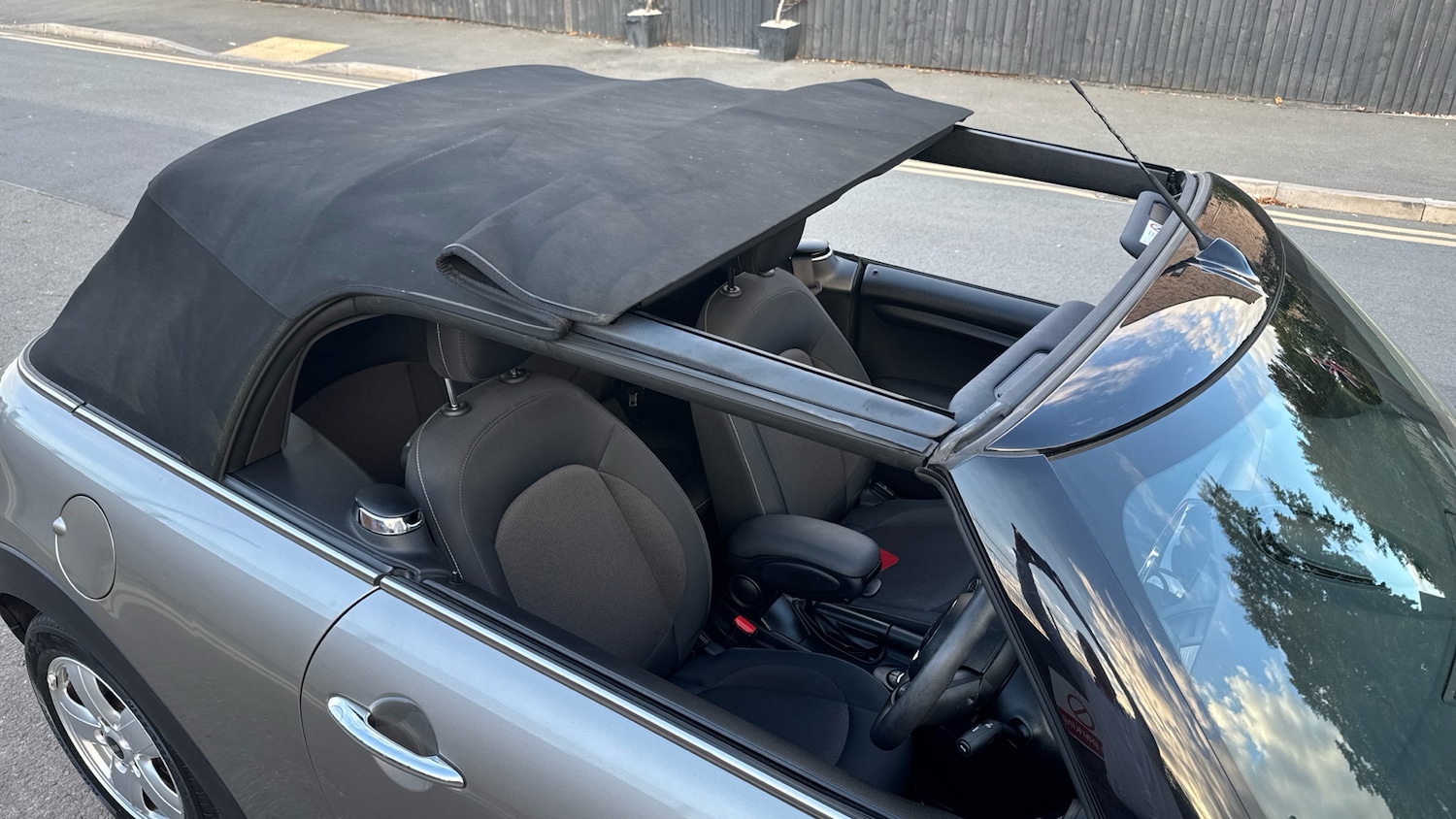 Used MINI Convertible 2019 for sale - 76784802: Photo 40