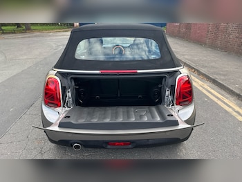 Used MINI Convertible 2019 for sale - 76784802: Photo