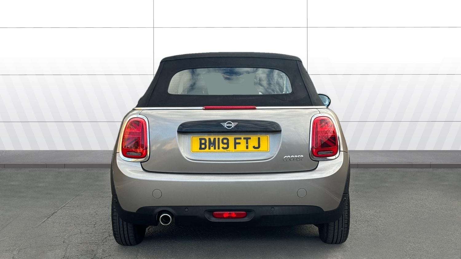 Used MINI Convertible 2019 for sale - 76784802: Photo 6