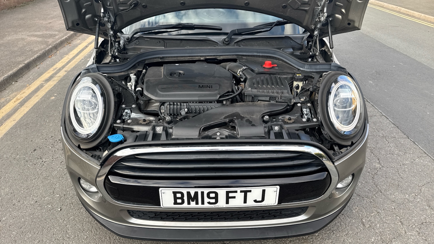 Used MINI Convertible 2019 for sale - 76784802: Photo 8