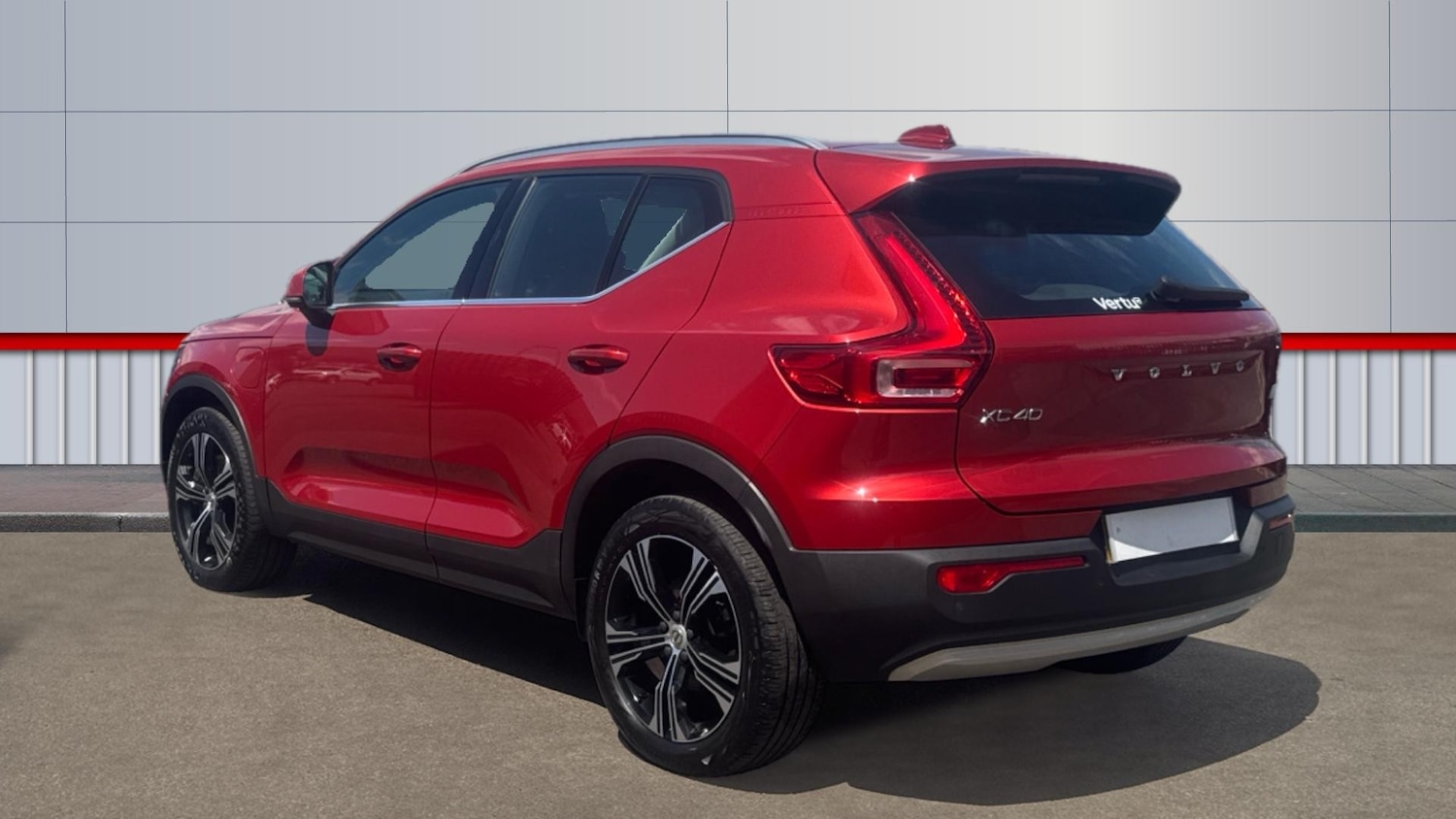 Used Volvo XC40 2022 for sale - 76436472: Photo 2