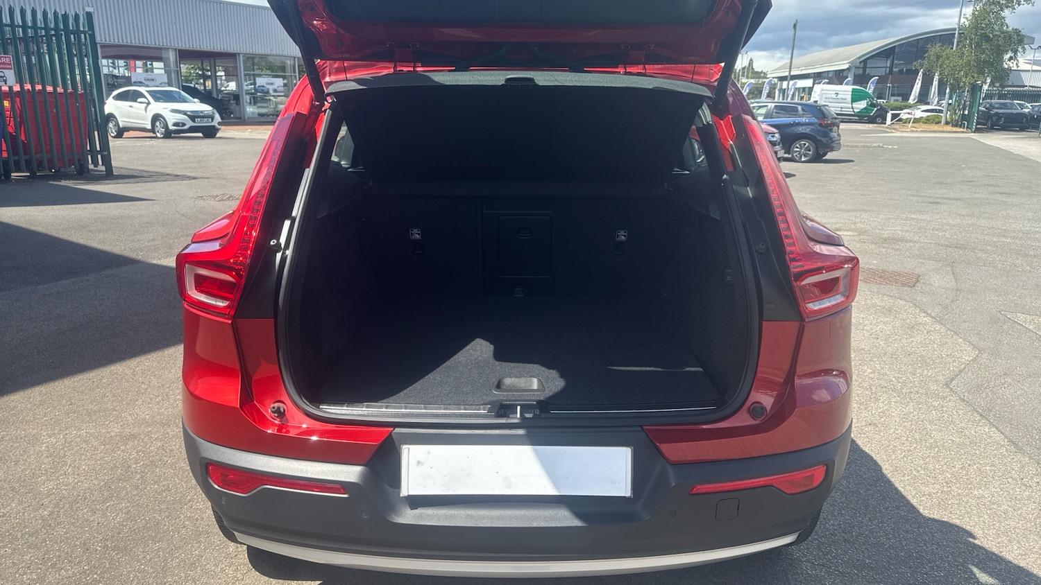 Used Volvo XC40 2022 for sale - 76436472: Photo 4