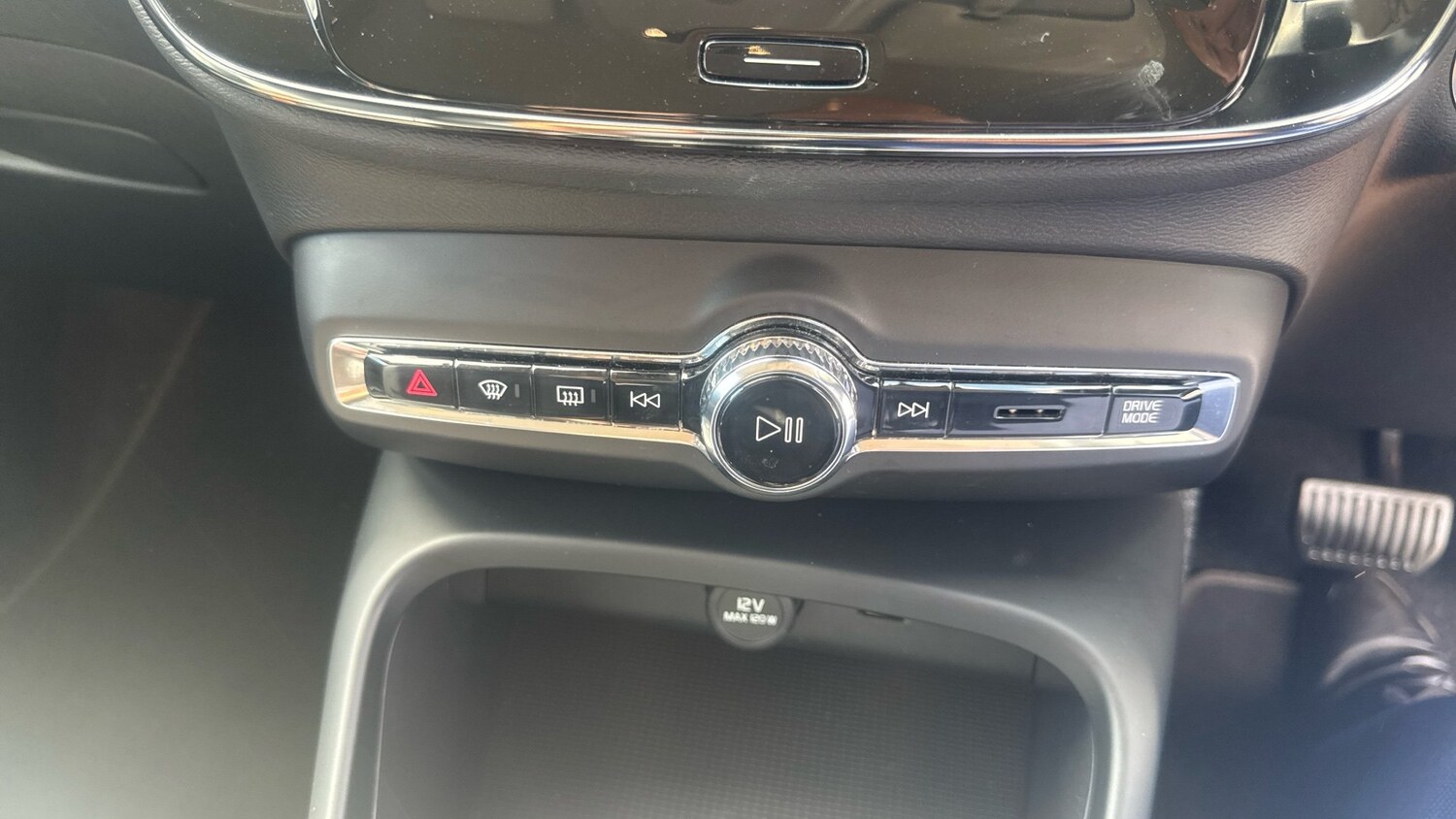 Used Volvo XC40 2022 for sale - 76436472: Photo 44