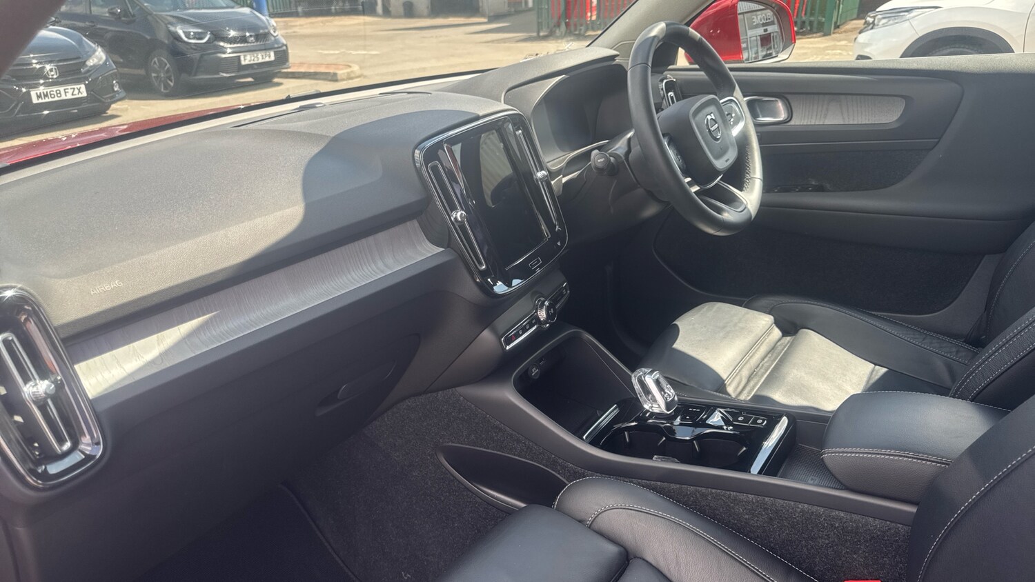 Used Volvo XC40 2022 for sale - 76436472: Photo 9