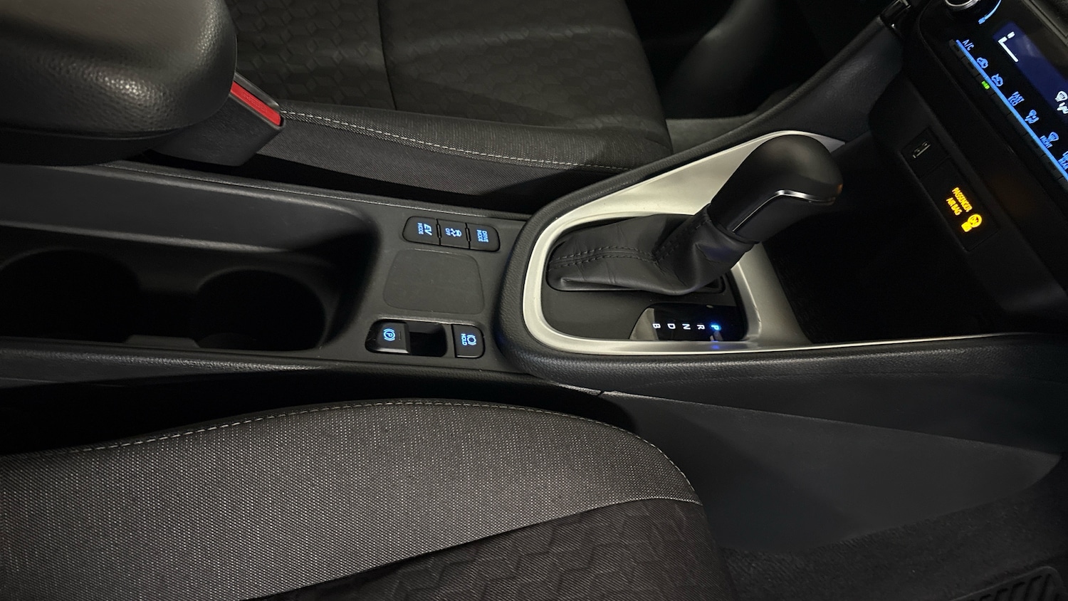 Used Toyota Yaris 2023 for sale - 77446127: Photo 52