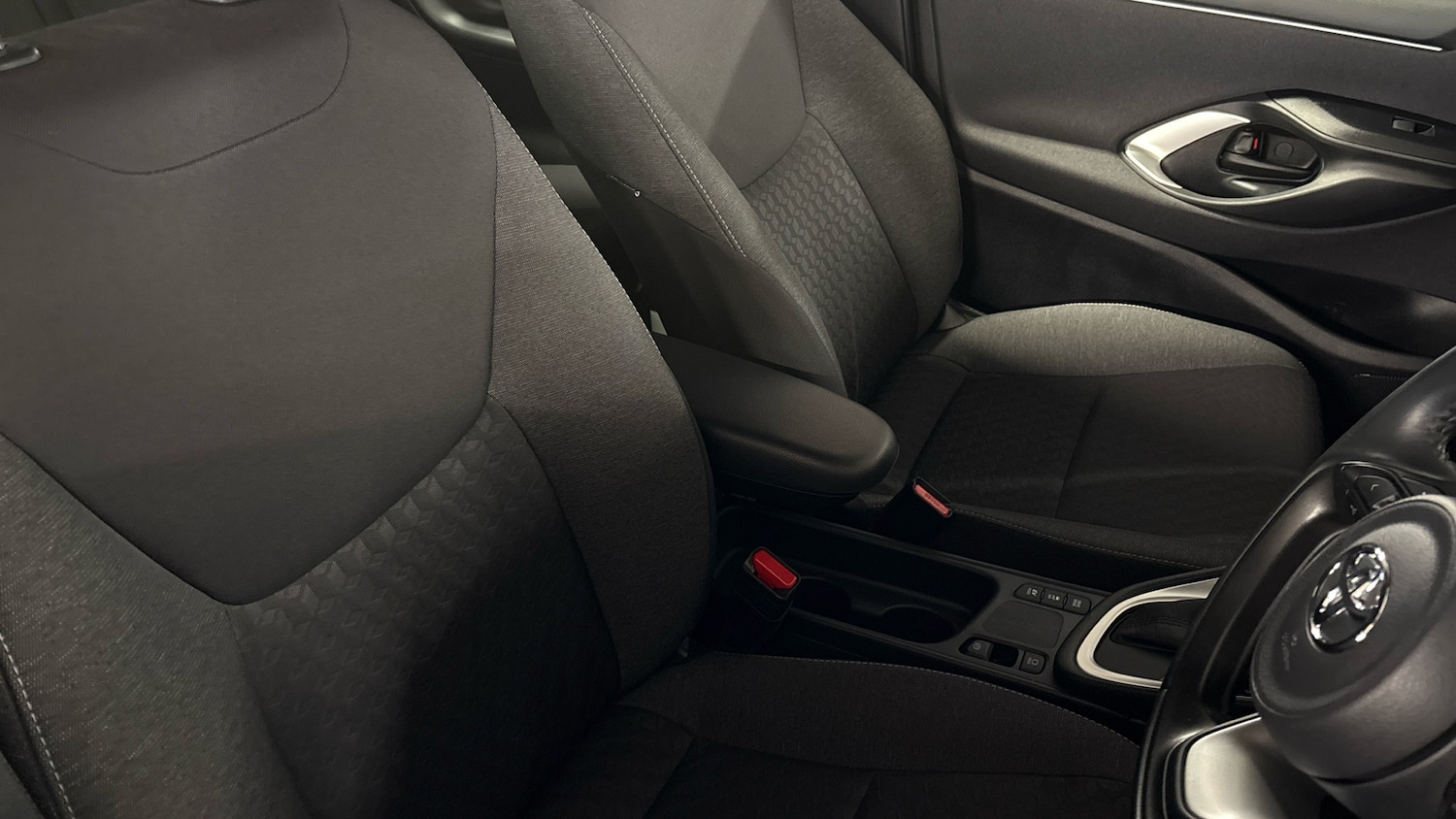 Used Toyota Yaris 2023 for sale - 77446127: Photo 85