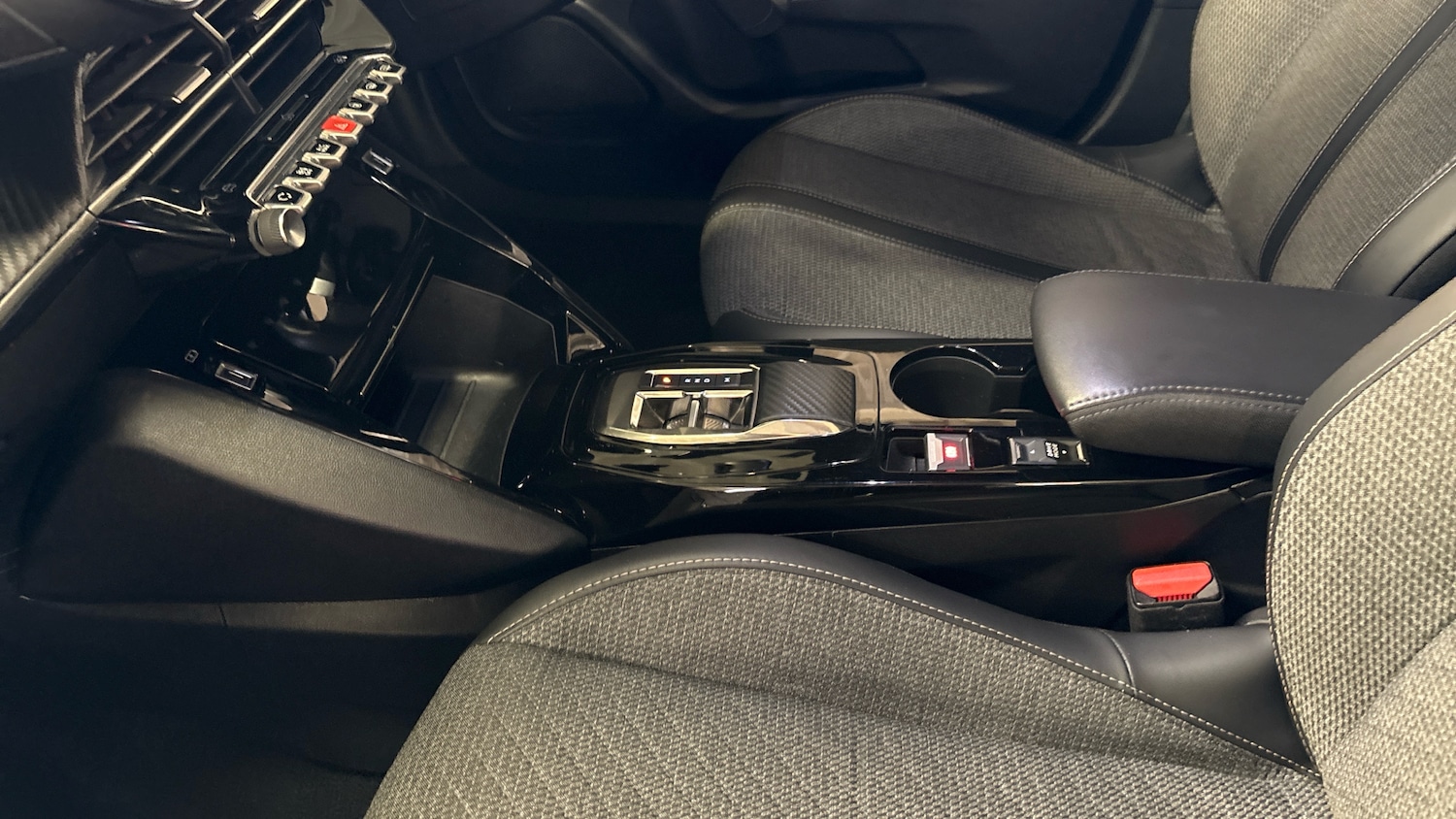 Used Peugeot 2008 2023 for sale - 77845161: Photo 87