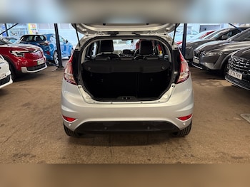 Used Ford Fiesta 2017 for sale - 77689120: Photo