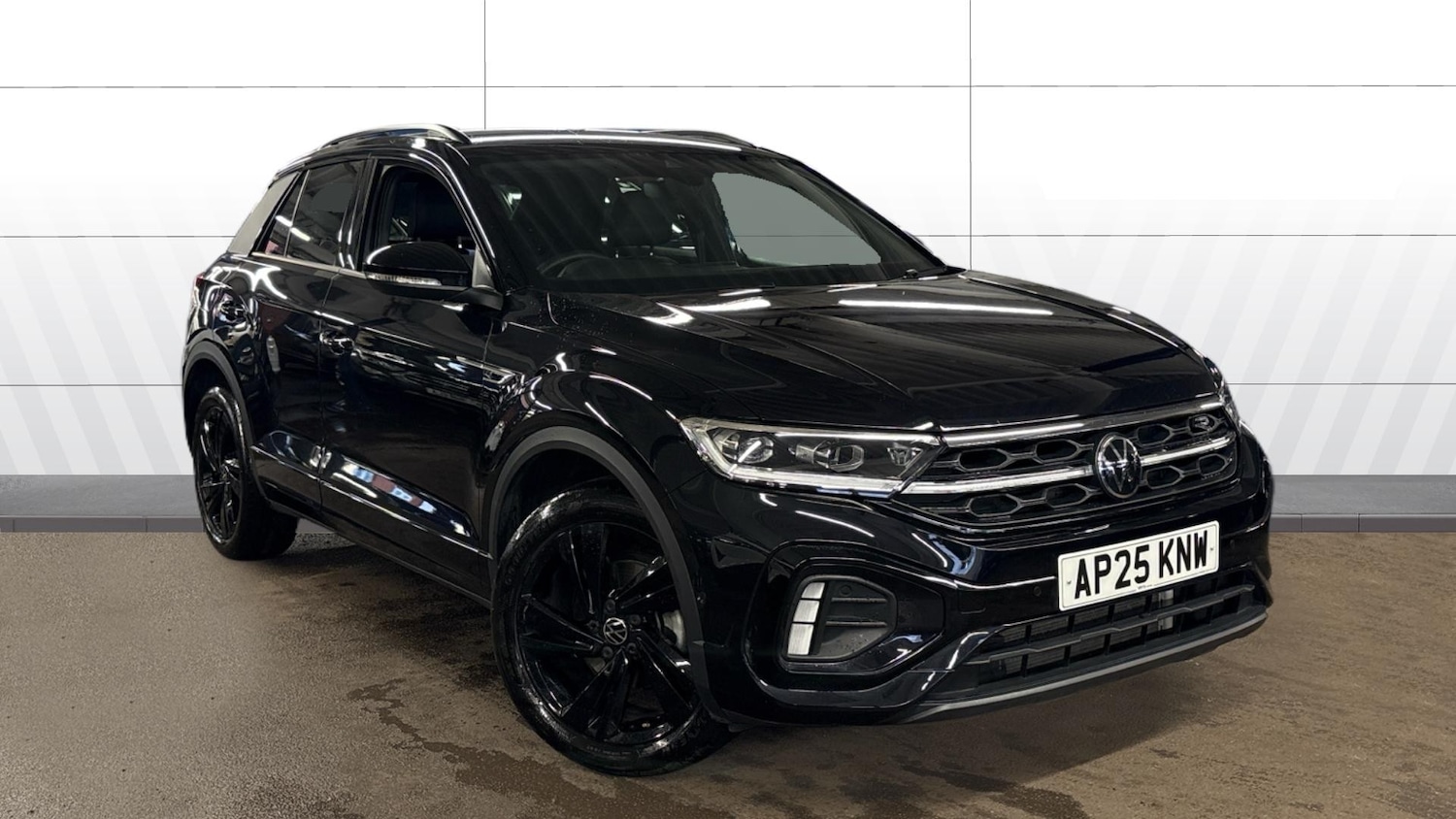 Used Volkswagen T-Roc 2025 for sale - 76879252: Photo 1