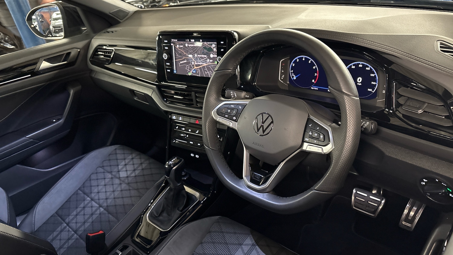 Used Volkswagen T-Roc 2025 for sale - 76879252: Photo 11