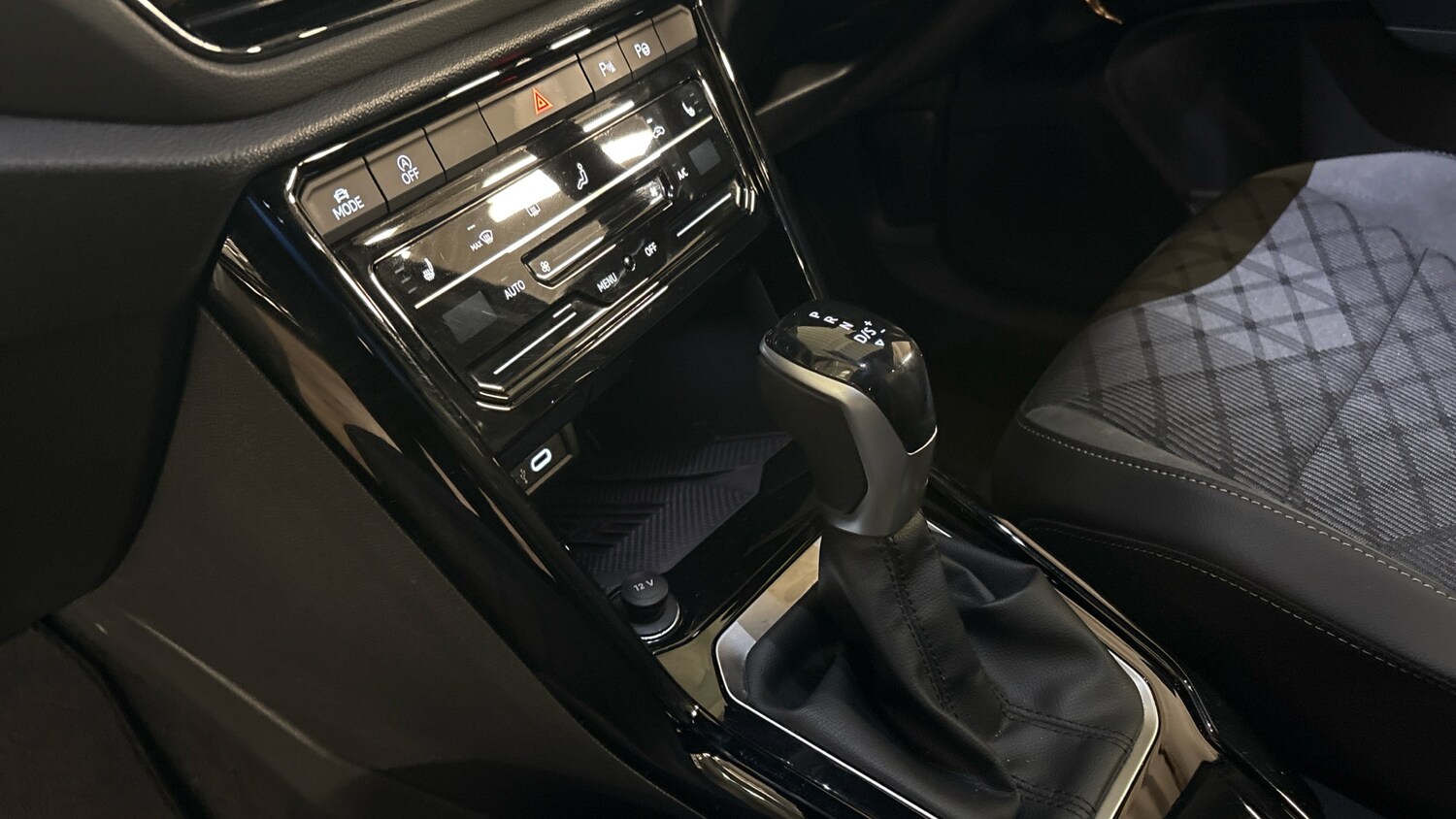 Used Volkswagen T-Roc 2025 for sale - 76879252: Photo 13