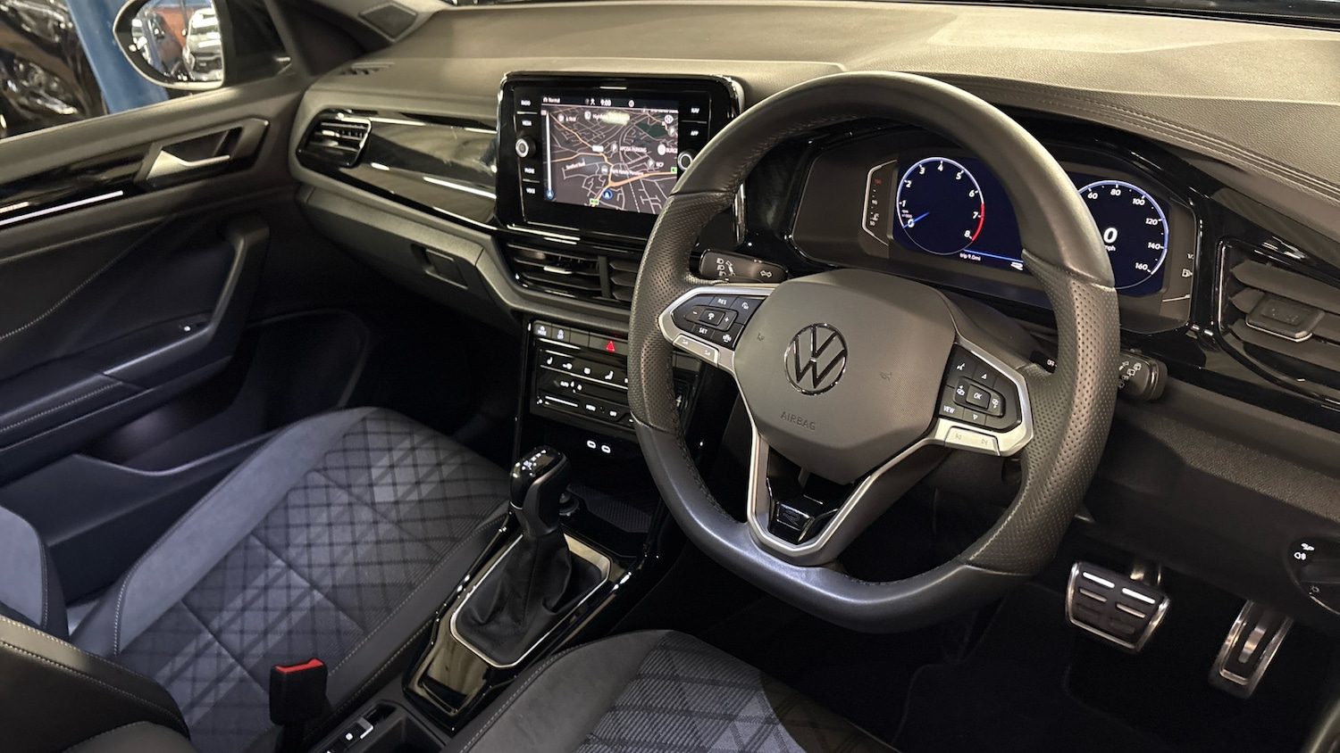 Used Volkswagen T-Roc 2025 for sale - 76879252: Photo 14