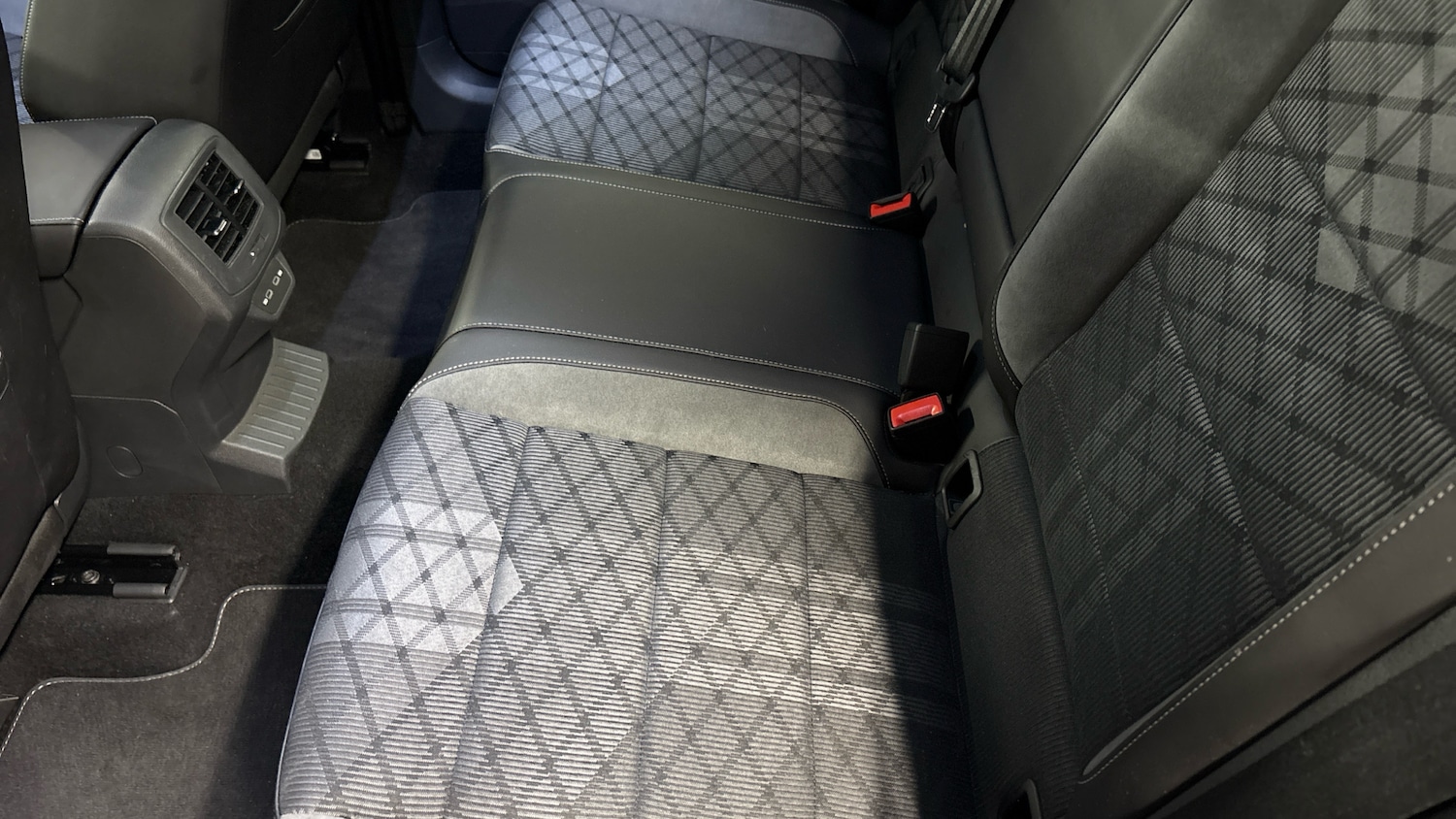 Used Volkswagen T-Roc 2025 for sale - 76879252: Photo 16