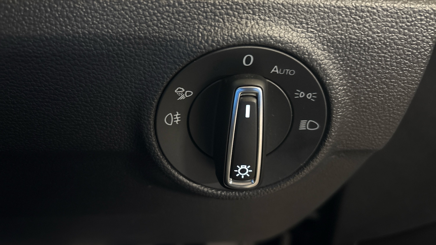 Used Volkswagen T-Roc 2025 for sale - 76879252: Photo 26