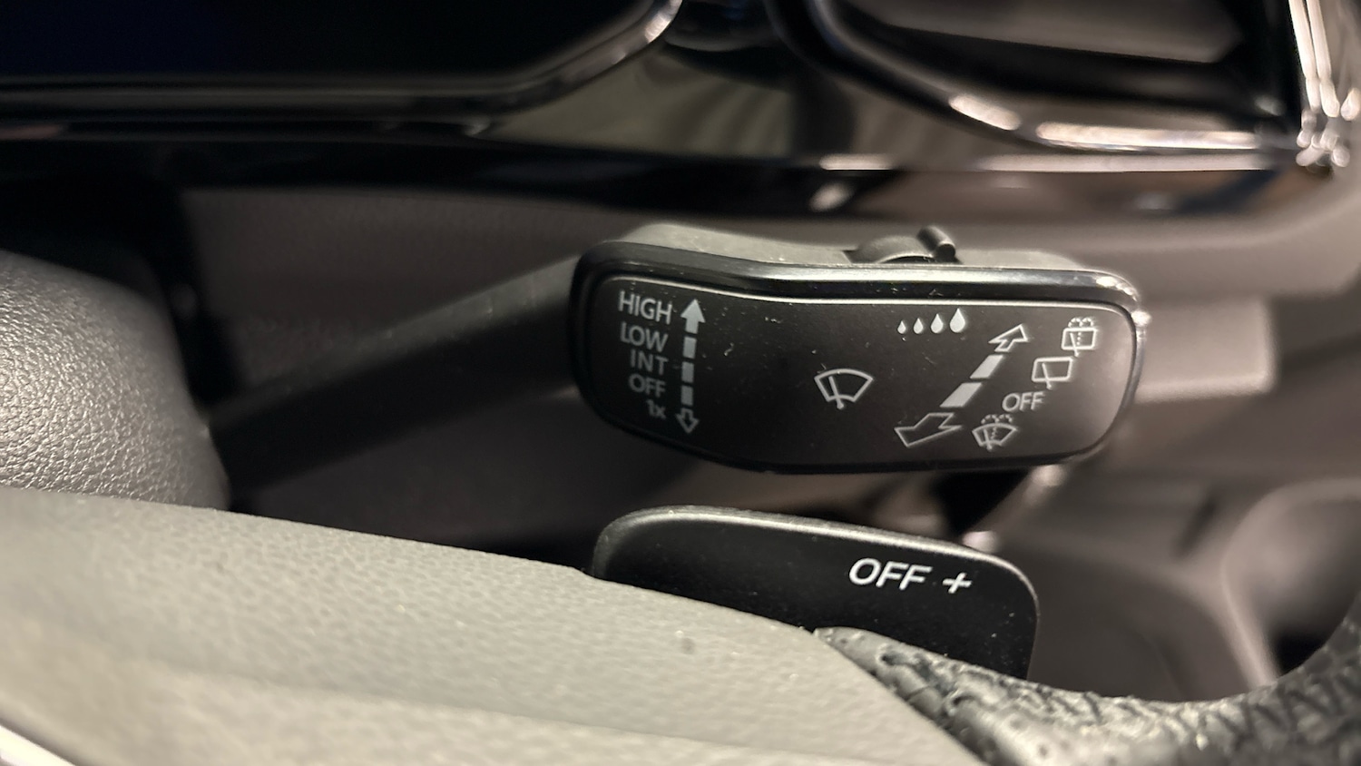 Used Volkswagen T-Roc 2025 for sale - 76879252: Photo 32