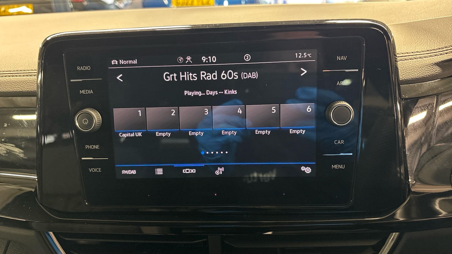 Used Volkswagen T-Roc 2025 for sale - 76879252: Photo 34