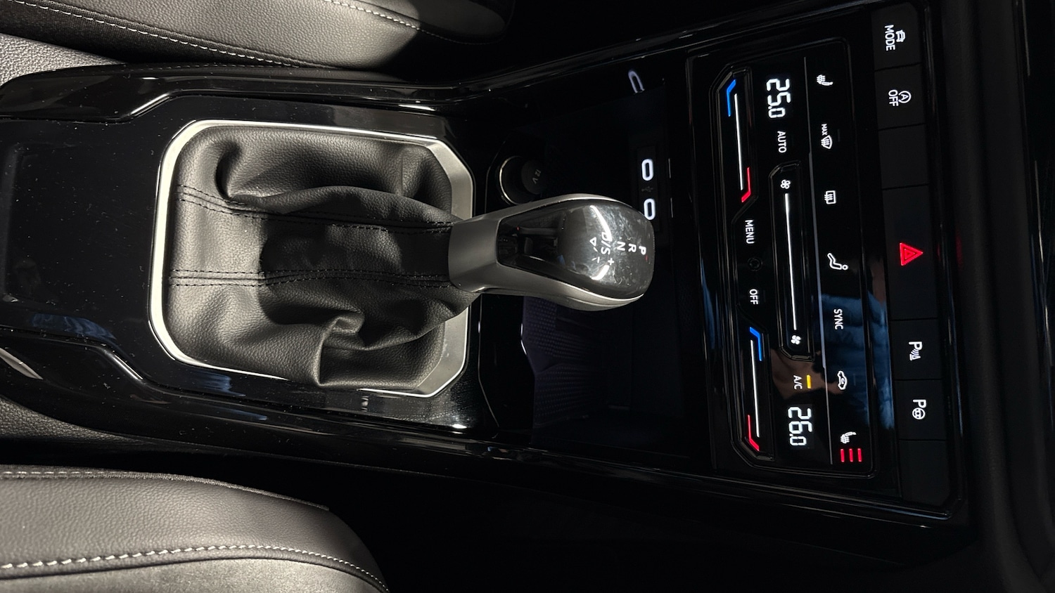 Used Volkswagen T-Roc 2025 for sale - 76879252: Photo 43