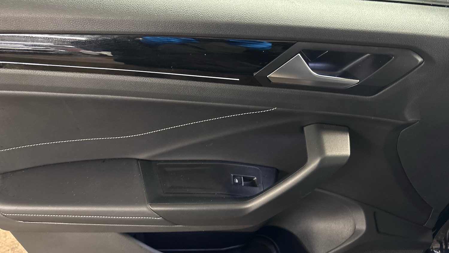 Used Volkswagen T-Roc 2025 for sale - 76879252: Photo 79