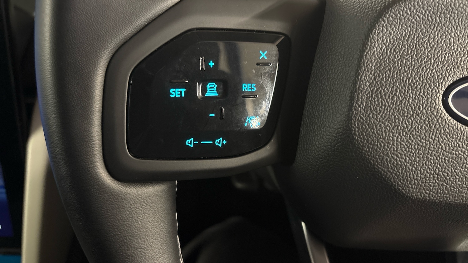 Used Ford Explorer 2025 for sale - 77391727: Photo 31