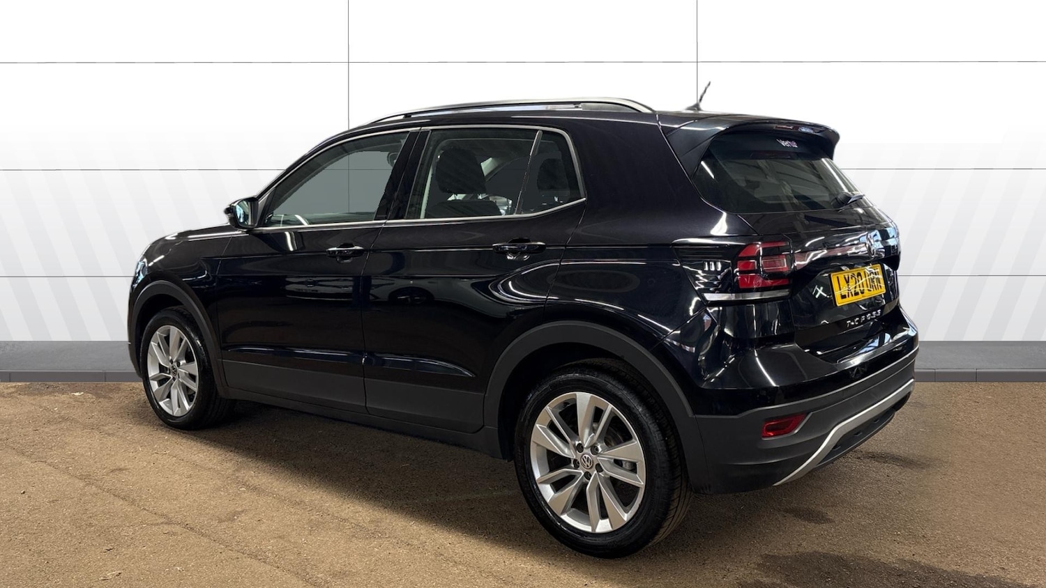 Used Volkswagen T-Cross 2020 for sale - 77915876: Photo 2