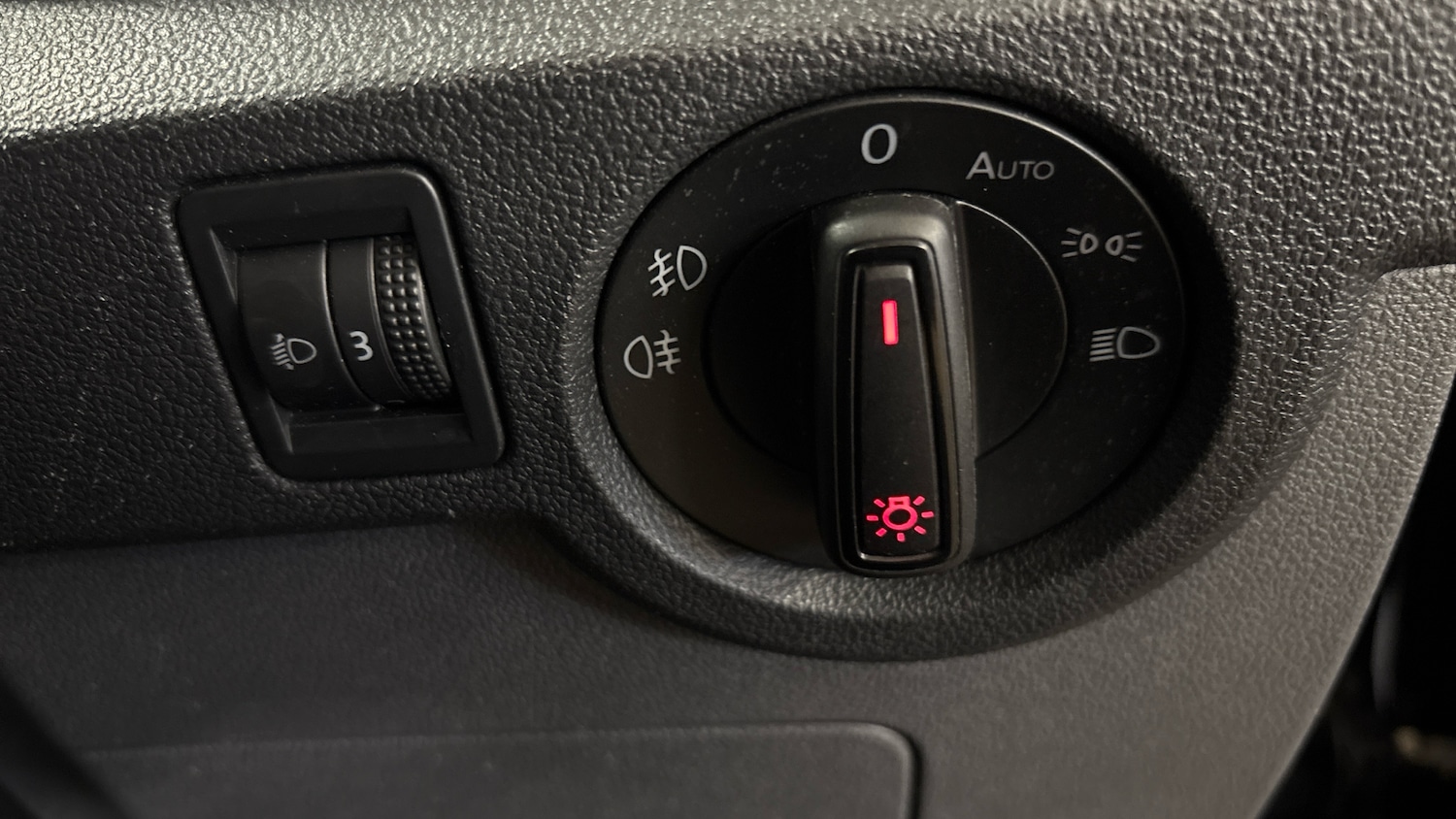 Used Volkswagen T-Cross 2020 for sale - 77915876: Photo 25