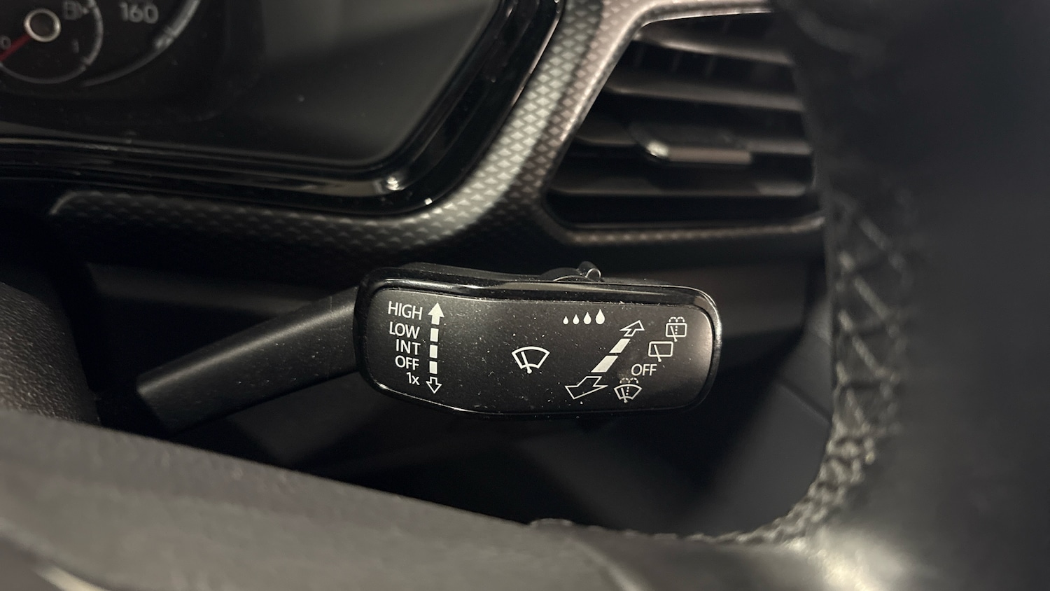 Used Volkswagen T-Cross 2020 for sale - 77915876: Photo 30