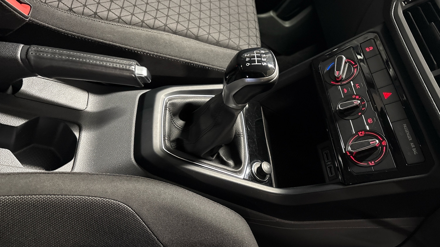 Used Volkswagen T-Cross 2020 for sale - 77915876: Photo 43