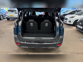 Used Peugeot 5008 2022 for sale - 76392237: Photo