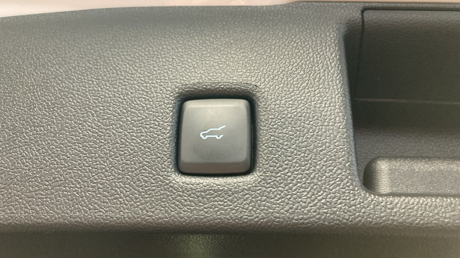 2025 Ford Kuga 2.5 PHEV ST-Line 5dr CVT Estate Estate Hybrid Automatic - Picture 22 of 24