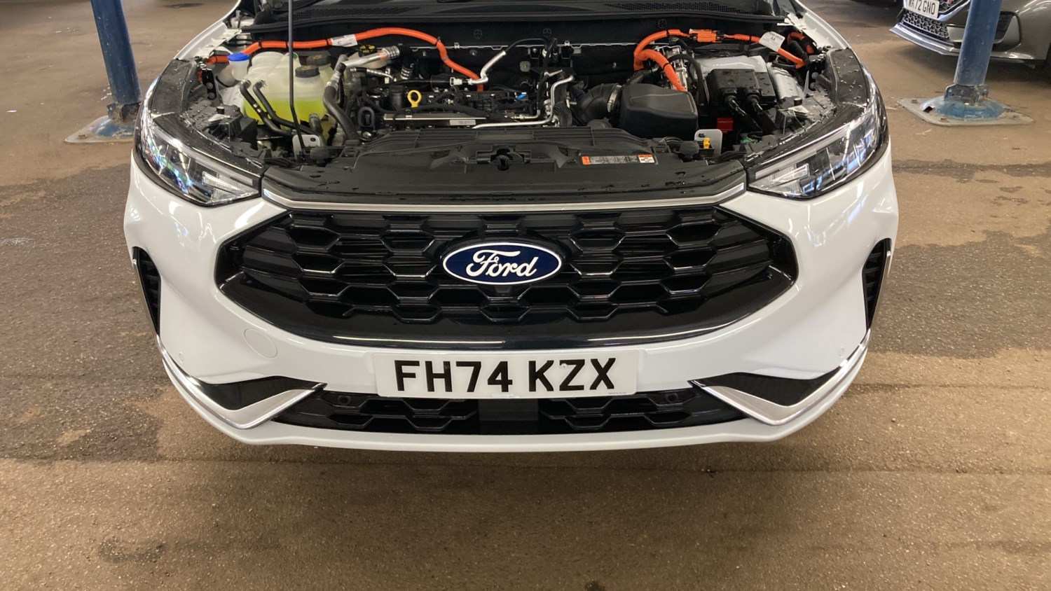 2025 Ford Kuga 2.5 PHEV ST-Line 5dr CVT Estate Estate Hybrid Automatic - Picture 8 of 24