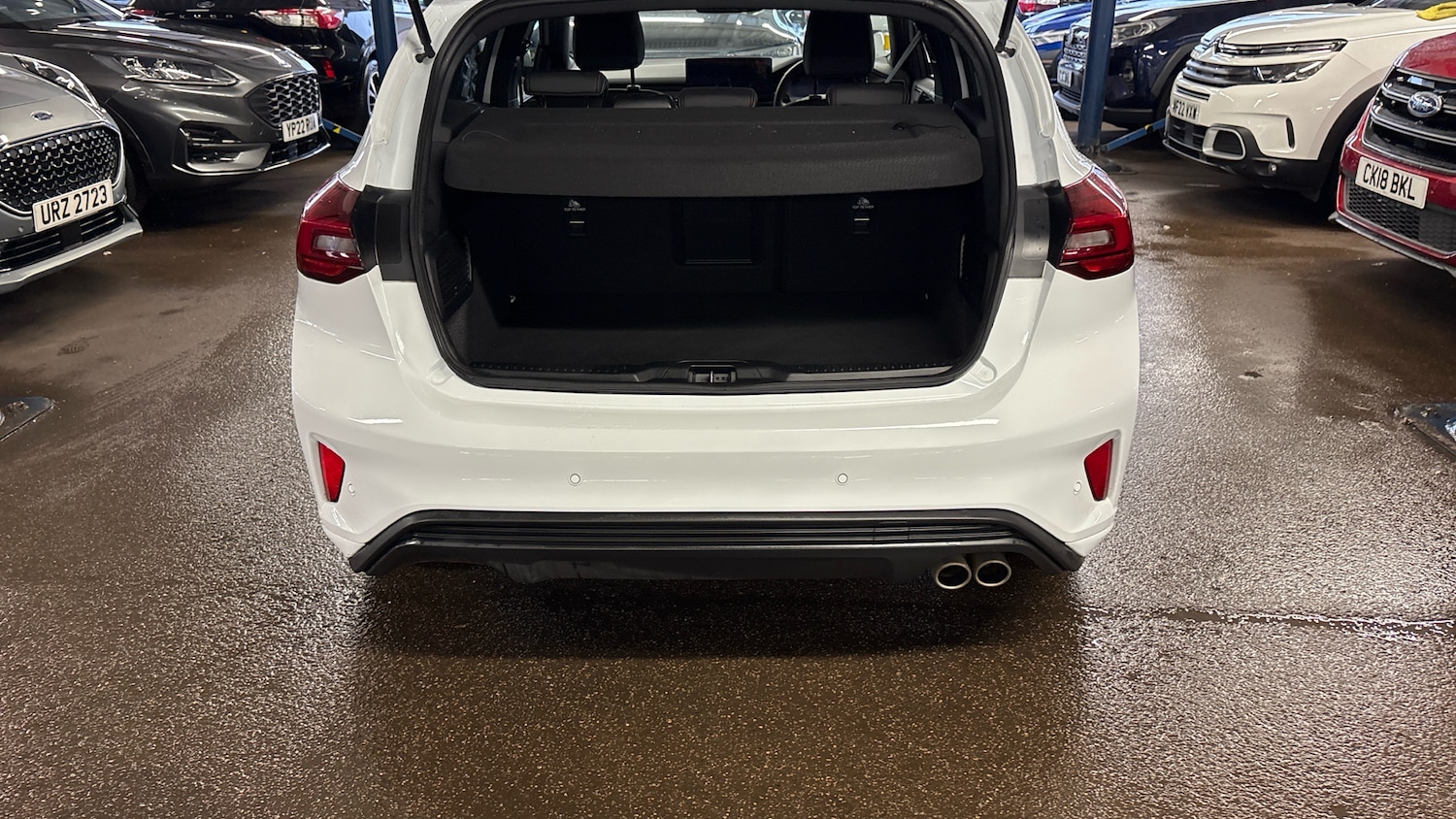 Used Ford Focus 2023 for sale - 77220235: Photo 4