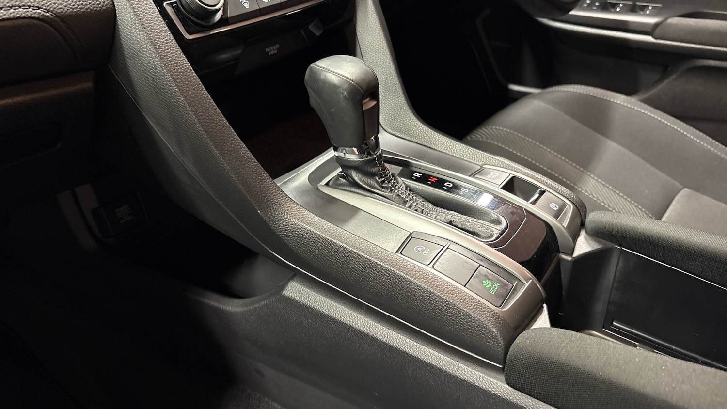 Used Honda Civic 2017 for sale - 76588238: Photo 13