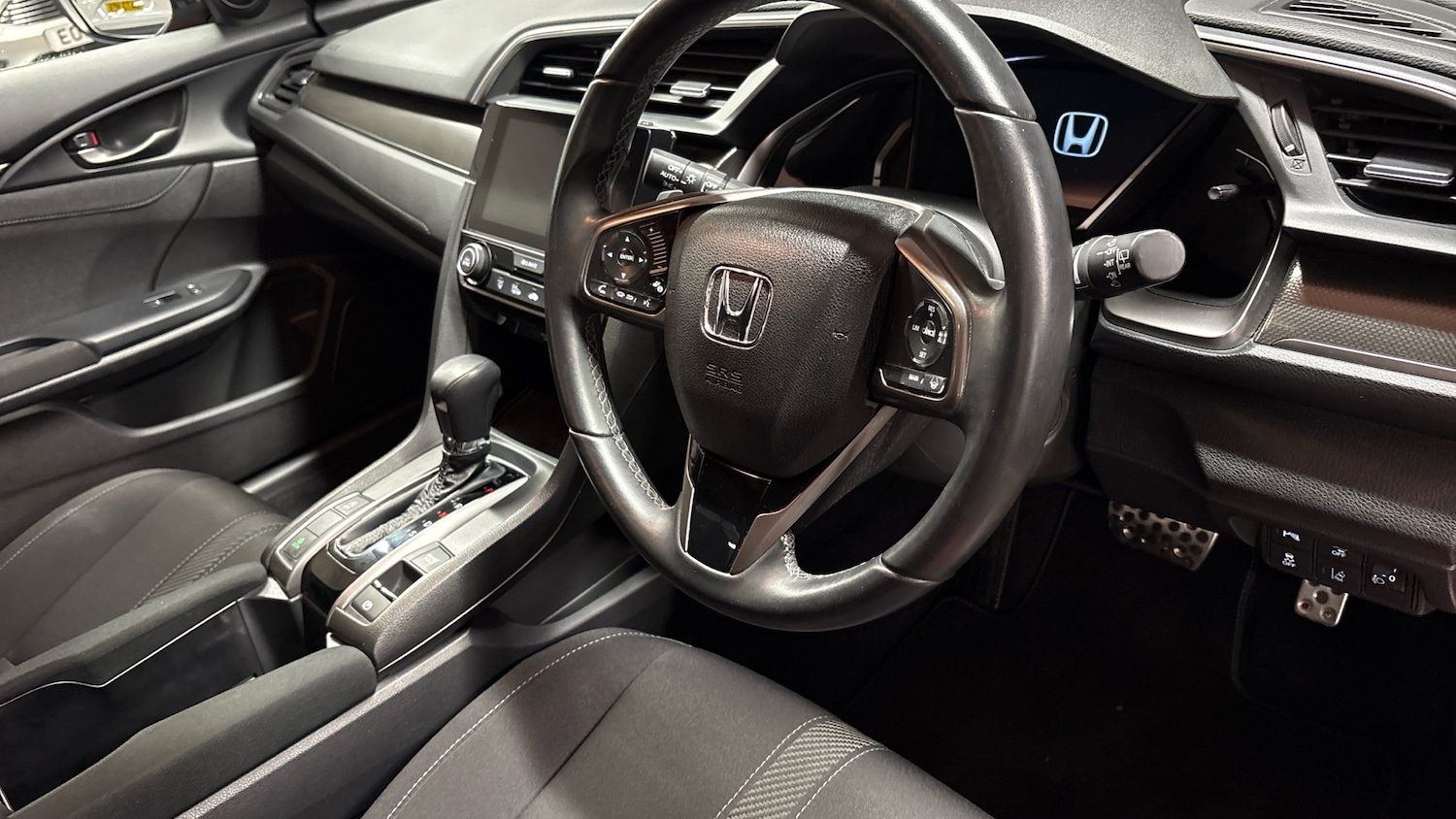 Used Honda Civic 2017 for sale - 76588238: Photo 25