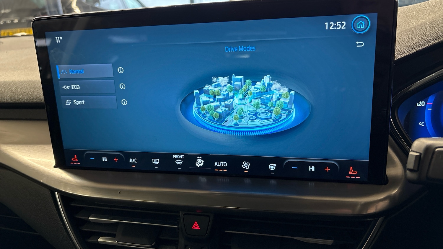 Used Ford Focus 2022 for sale - 76931104: Photo 43