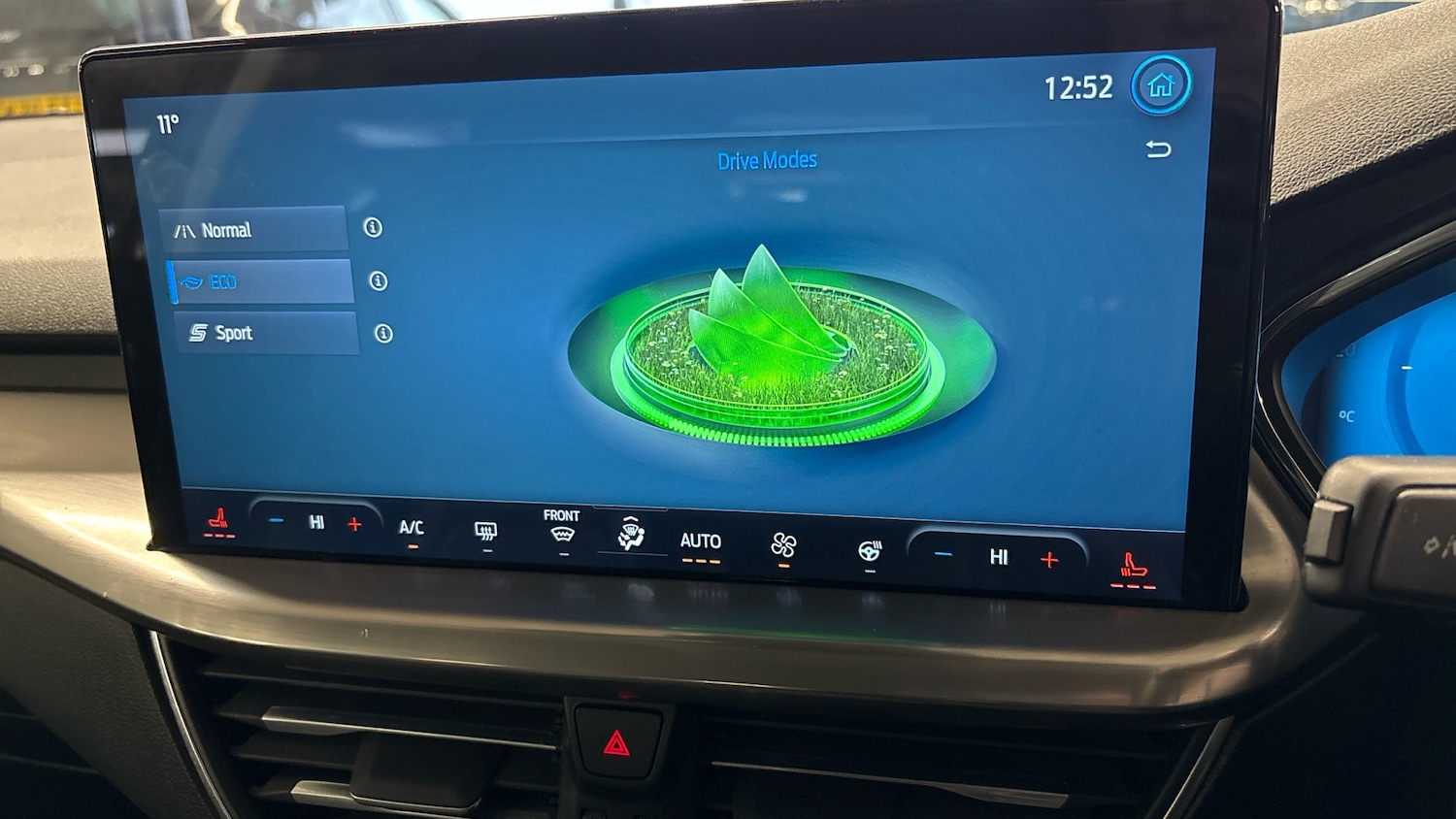 Used Ford Focus 2022 for sale - 76931104: Photo 44