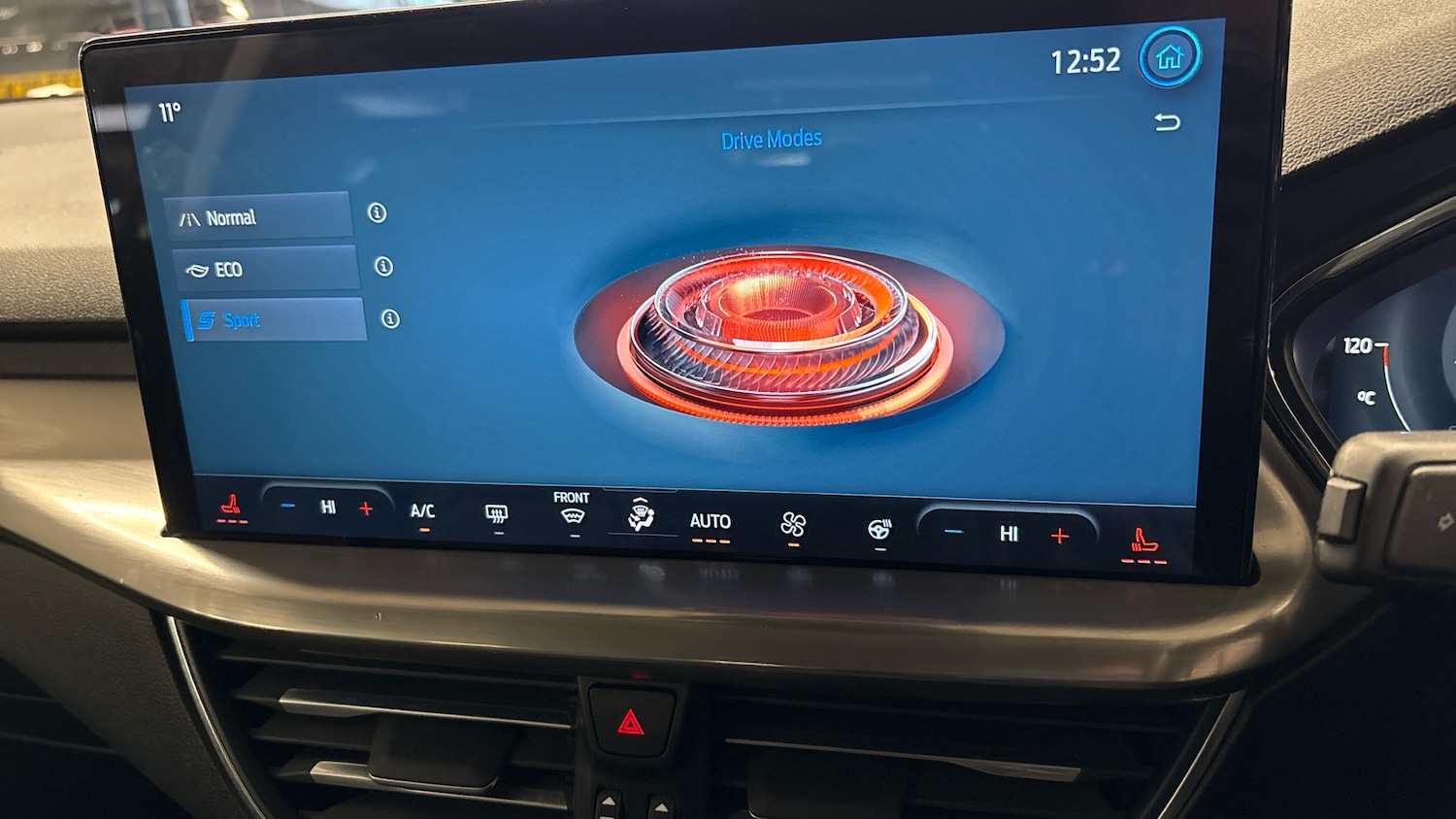 Used Ford Focus 2022 for sale - 76931104: Photo 45