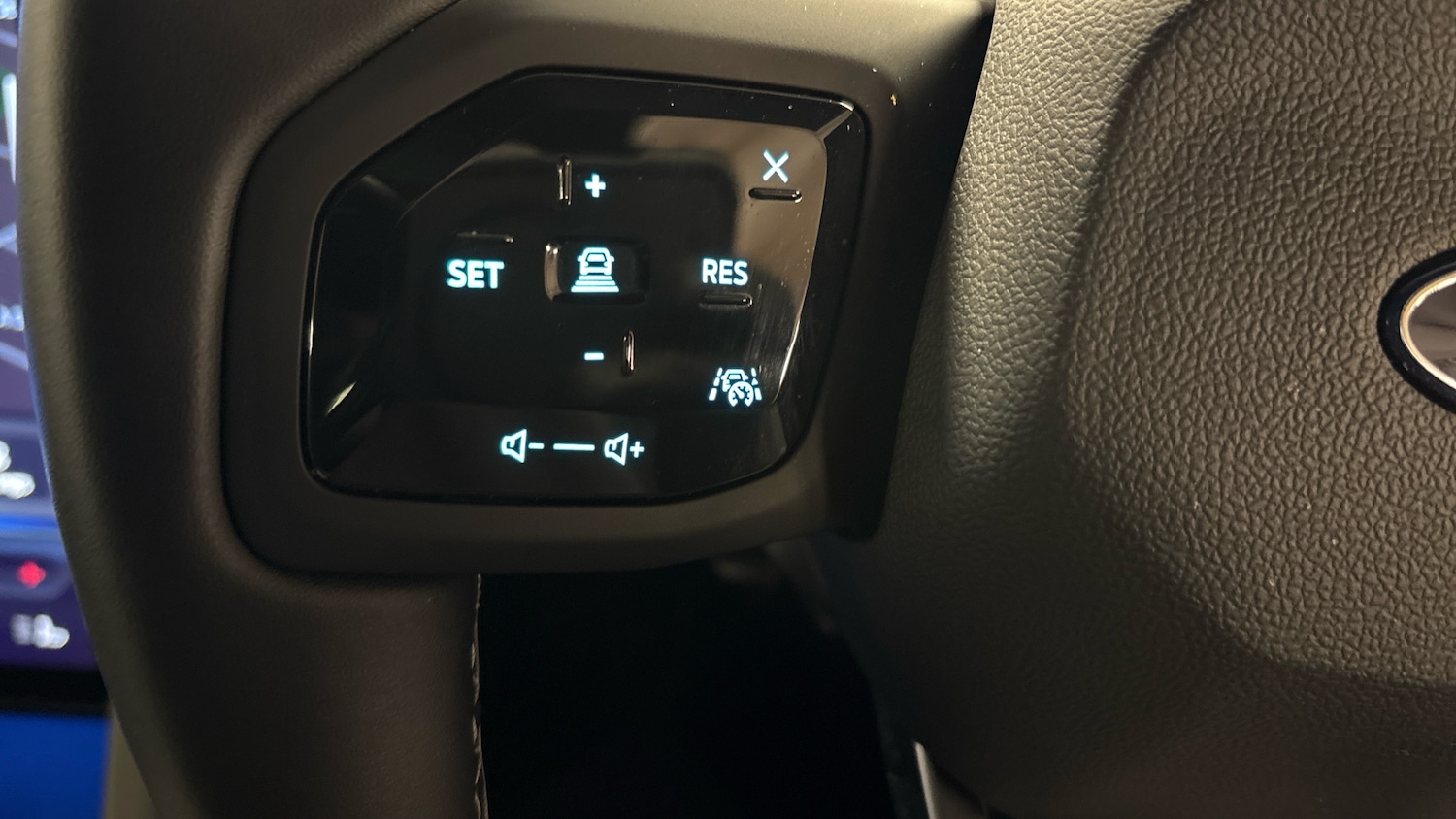 Used Ford Explorer 2025 for sale - 77915879: Photo 35