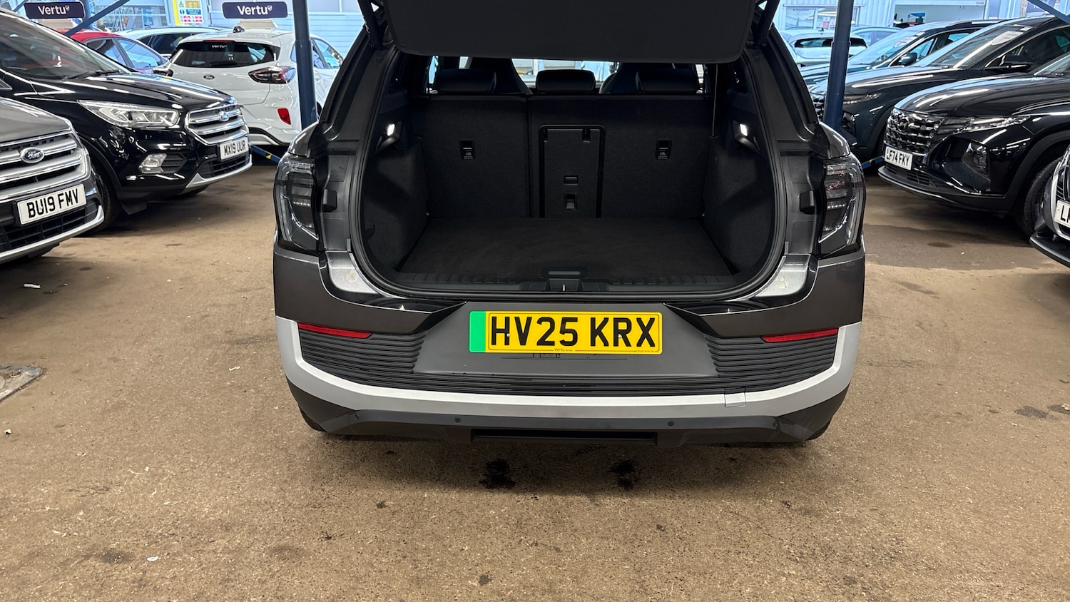 Used Ford Explorer 2025 for sale - 77915879: Photo 4