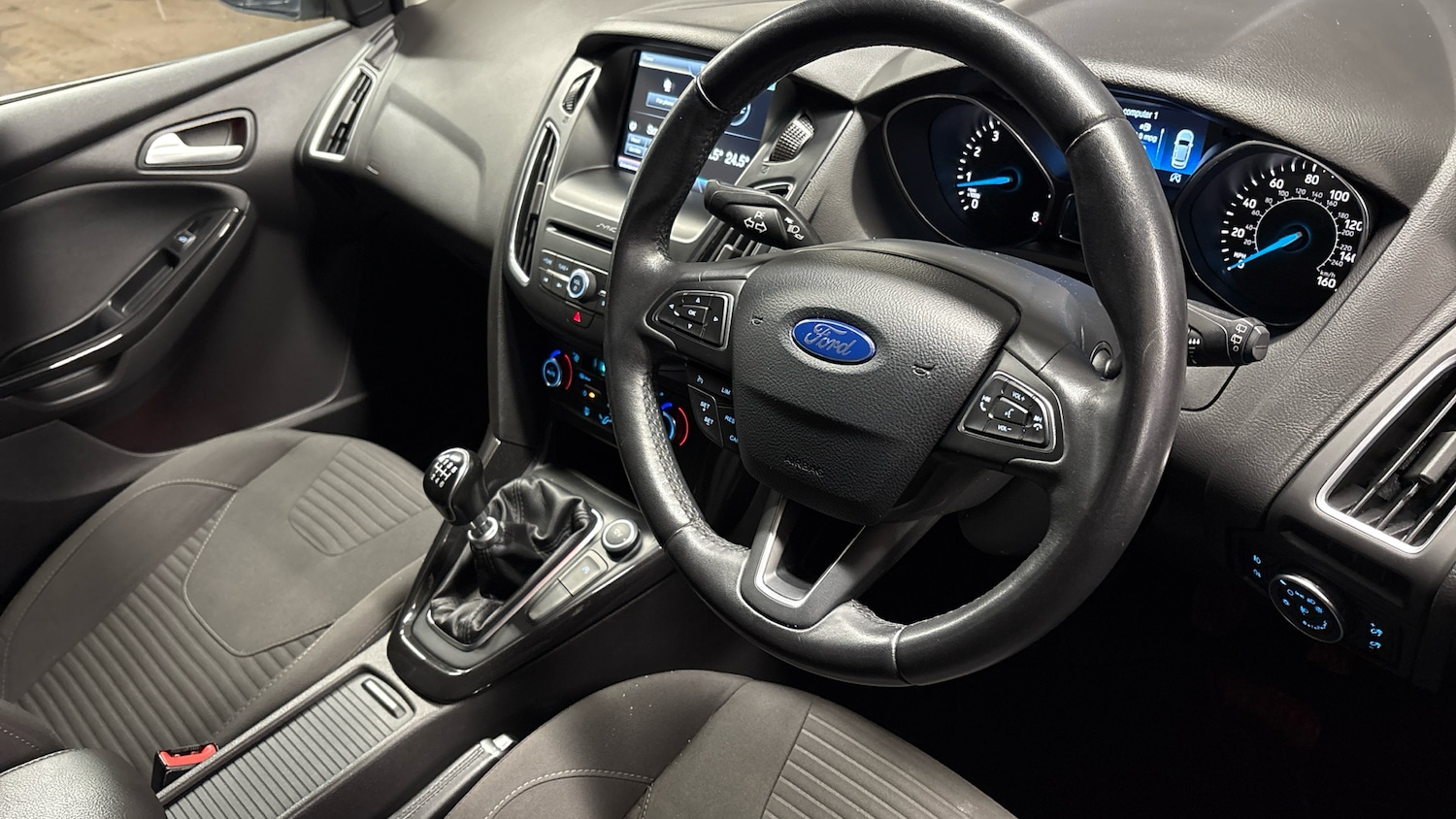 Used Ford Focus 2015 for sale - 76542741: Photo 11