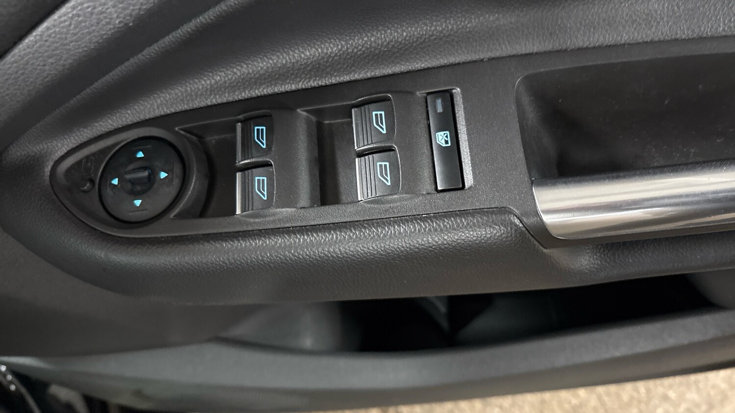 Used Ford Kuga 2017 for sale - 76625615: Photo 27